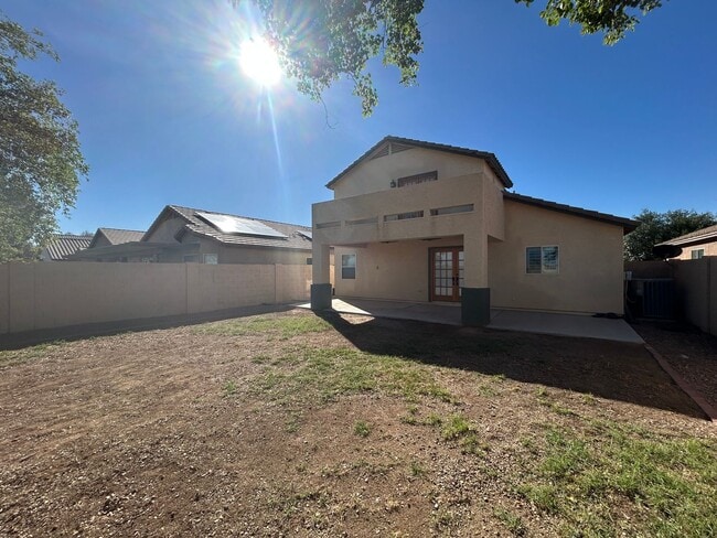 Building Photo - Move In Today! FREE October Rent! Stunning...