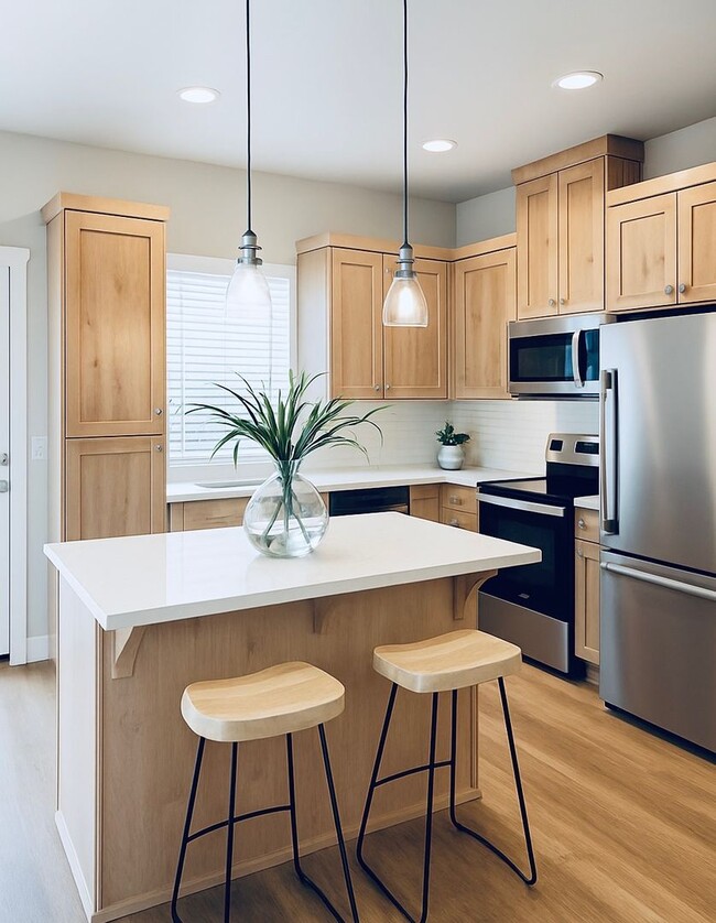 Building Photo - 63455 N Hwy 97