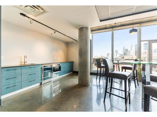 Building Photo - 730 N 4th St