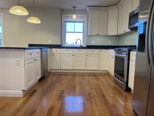 Building Photo - 45 Spring St