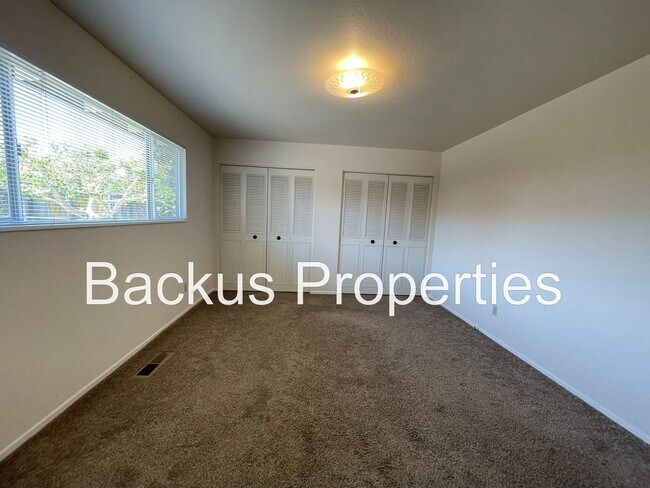 Building Photo - Beautiful four bedroom home in South Salinas