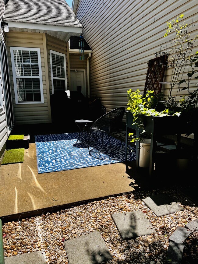 Building Photo - 5268 Pirata Pl