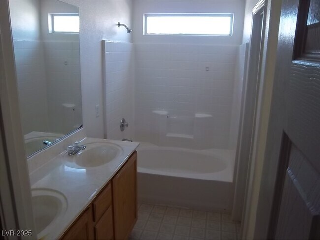 Building Photo - 4408 Santa Clarita Ave