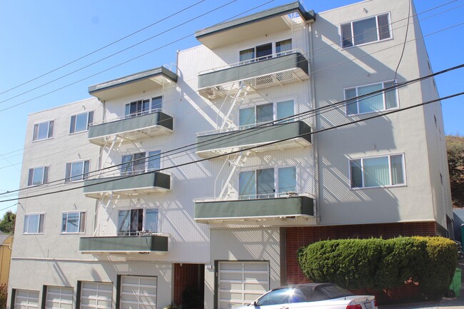 Primary Photo - Twin Peaks: 1 Bed Apartment w/ Green View,...