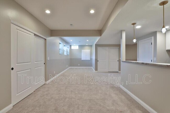 Building Photo - 1412 Leesland Dr