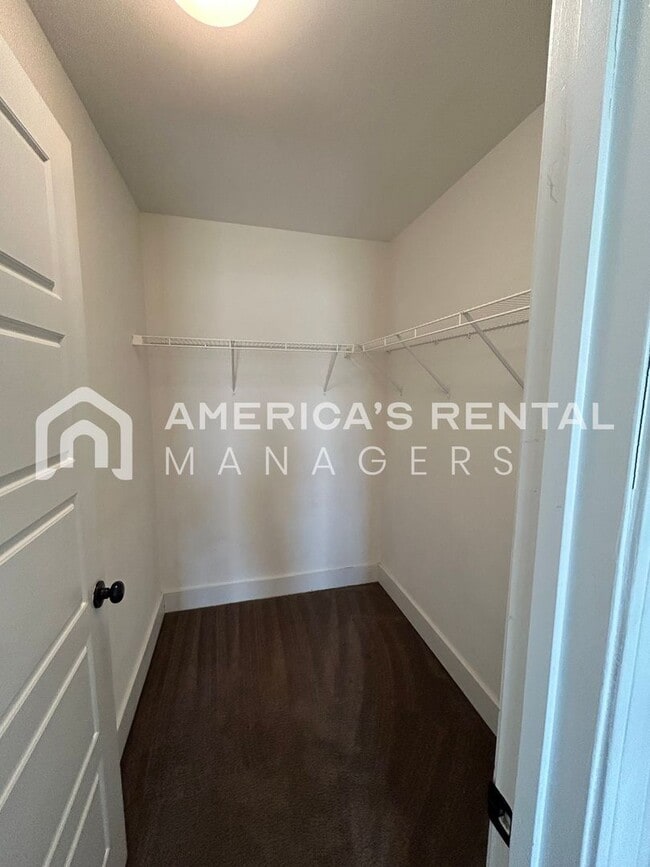 Building Photo - Spacious Home for Rent in Calera! View with 48 Hours Notice!