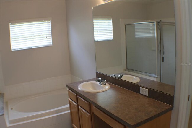 Building Photo - 31321 Wrencrest Dr