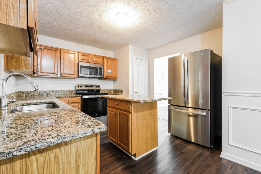 Building Photo - 3900 Georgia Dr