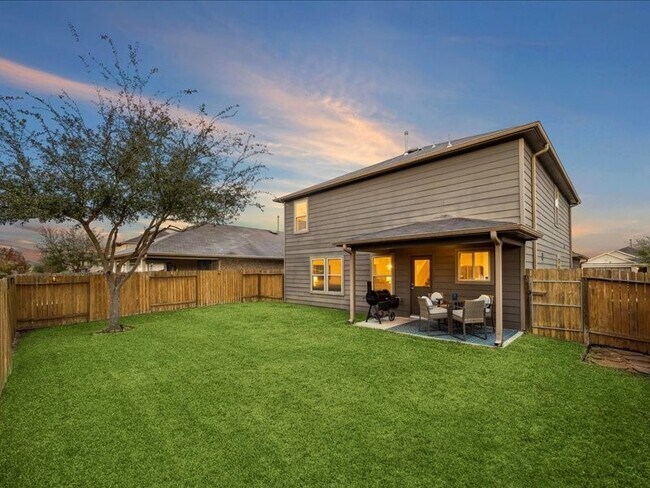 Building Photo - 2546 Bedrock Ln