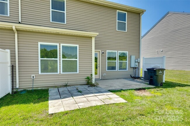 Building Photo - 826 Summerlake Dr
