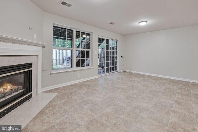 Building Photo - 4888 Ebb Tide Ct