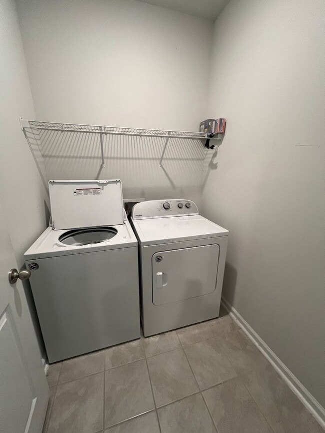 Building Photo - 3BD/ 2BA house in Forestbrook Cove