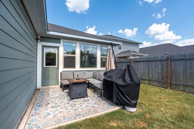 Building Photo - 12402 Zenyatta Dr