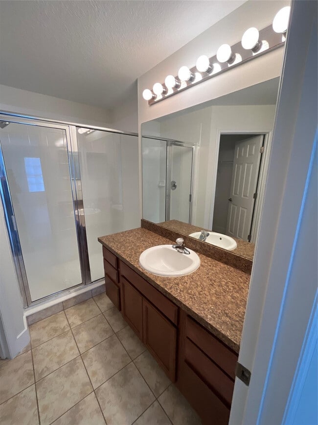 Building Photo - 5038 NW Coventry Cir