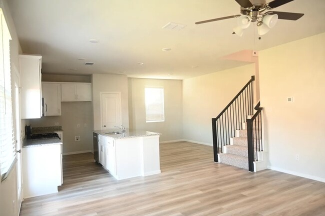 Building Photo - 1012 Portina Dr