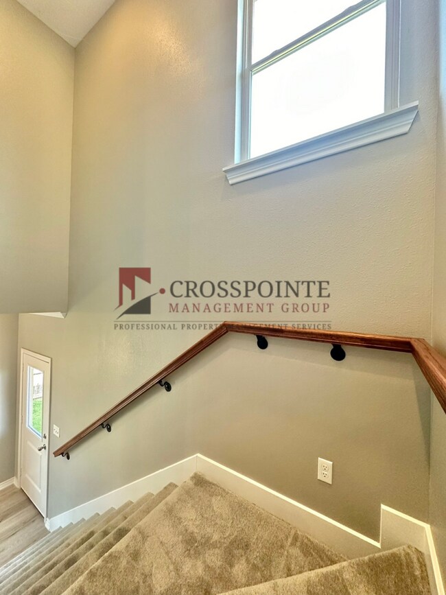 Building Photo - 3 Bedroom 2.5 Bathroom Townhomes at Villa Rosa! Now offering 1/2 OFF FIRST FULL MONTHS RENT!