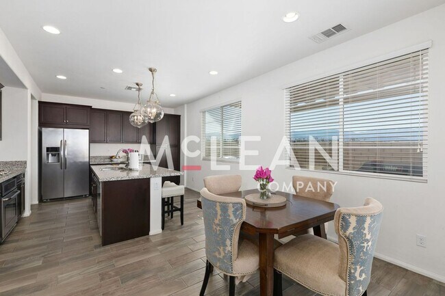 Building Photo - Gorgeous 2-Story 4-Bedroom Home with Loft ...