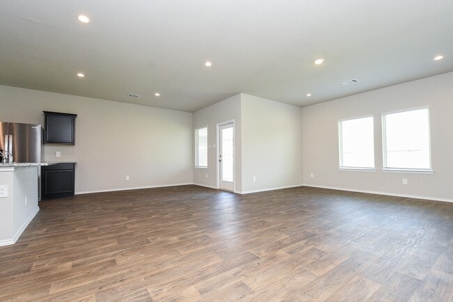 Building Photo - 40530 Birch Shadows Ct