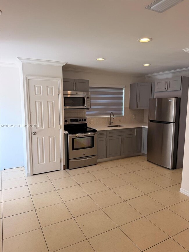 Building Photo - 3011 N 74th Way