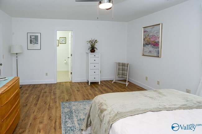 Building Photo - 208 S Oxford Cir