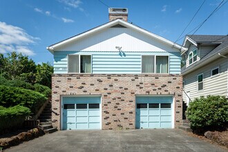 Building Photo - 3387 SE 10th Ave