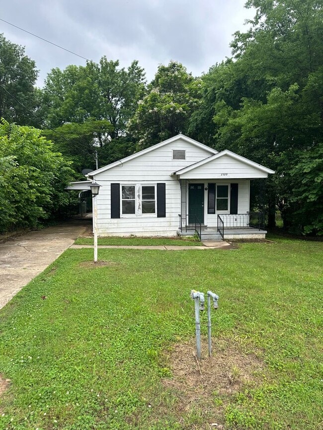 Primary Photo - 2320 Baldwin St