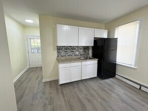 Building Photo - 99 Lounsbury Ave