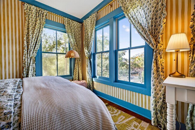 Building Photo - 214 W Gwinnett St