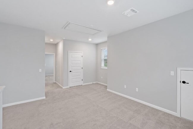 Building Photo - 8316 Looksee Ln