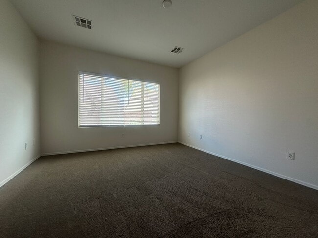 Building Photo - Sun City Aliante - 2 Bedroom and a Den - Great Floor Plan