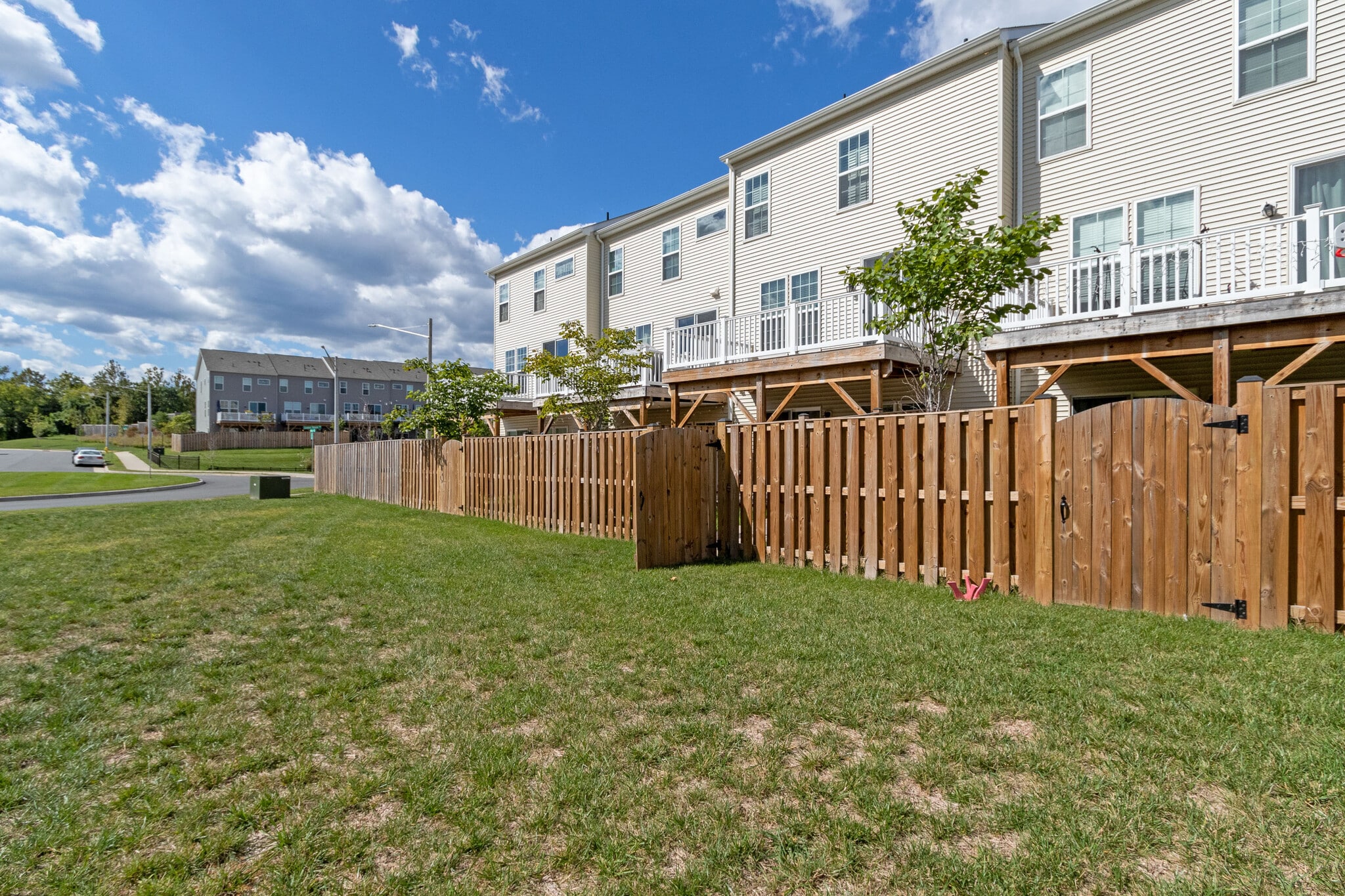 Fence and gate 2 - 9093 Connor House Rd