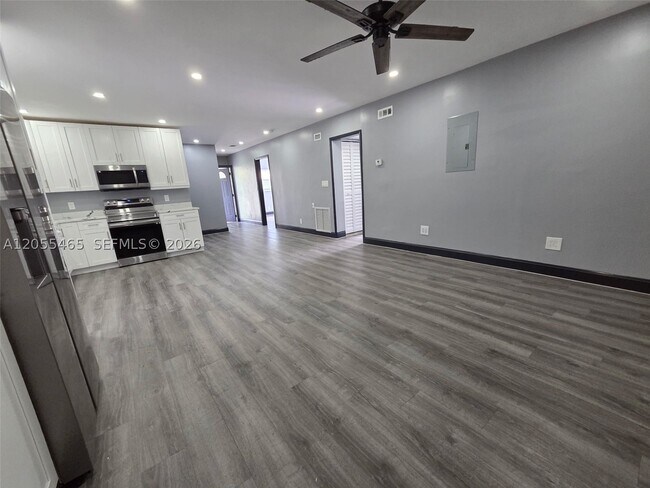 Building Photo - 8227 NW 39th St