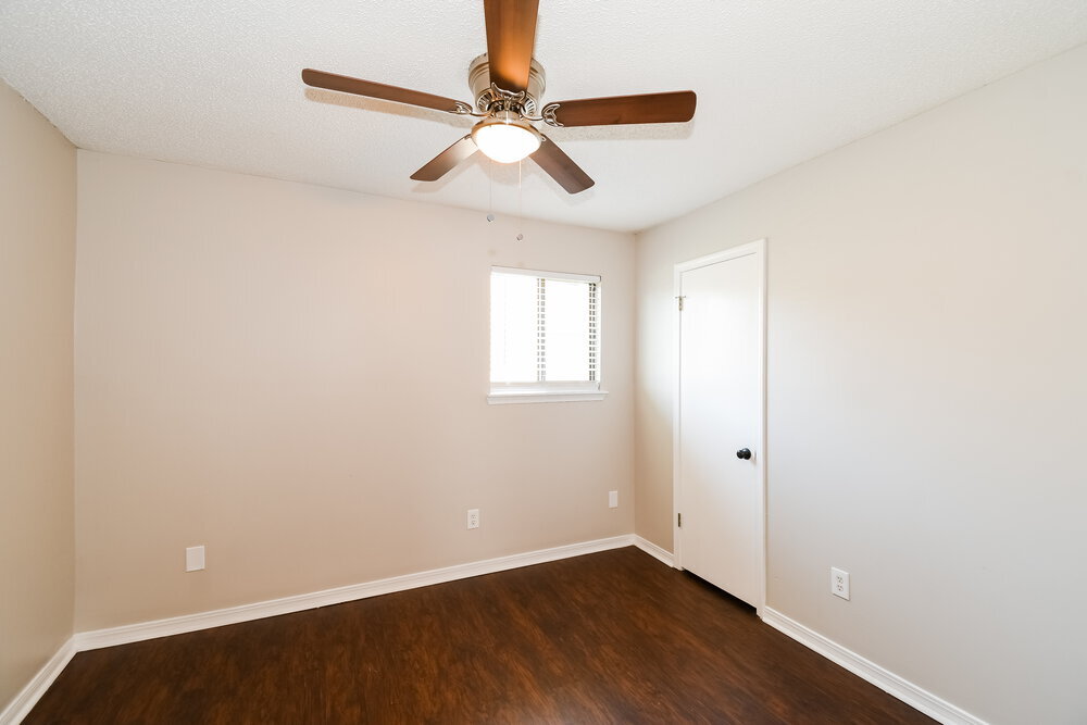 Building Photo - 8257 Knotts Landing Dr N