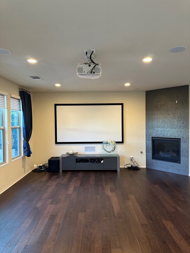 Building Photo - 3321 View Ridge Drive