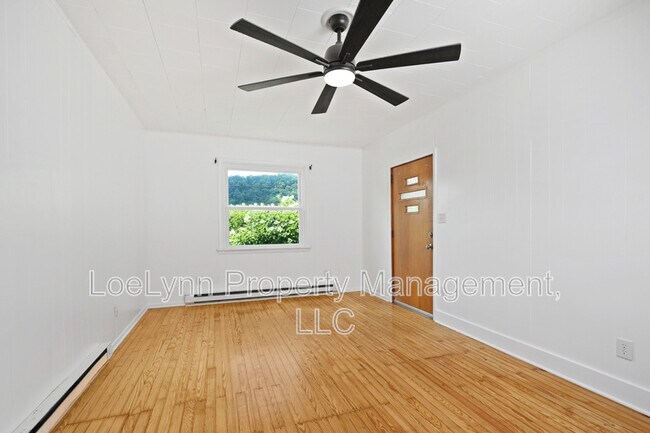 Building Photo - 505 B St