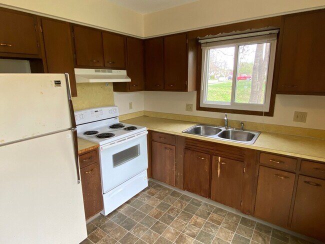 Building Photo - 308 Jewel Dr