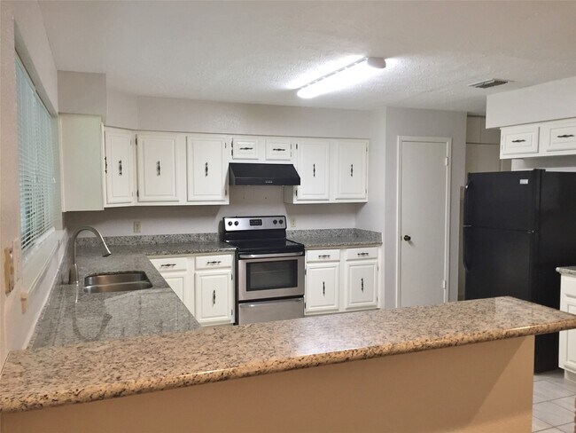 Building Photo - 22815 Merrymount Dr