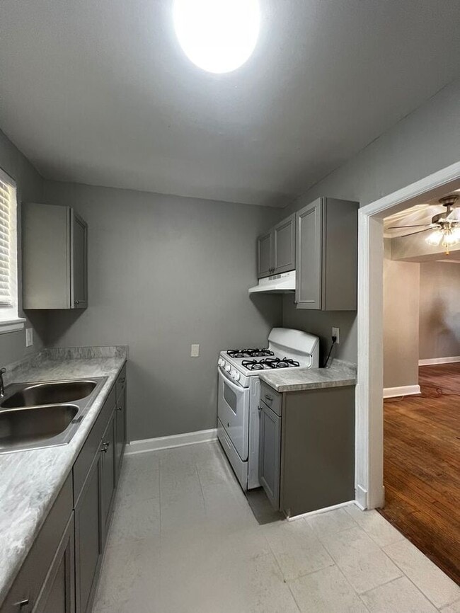 Building Photo - Cozy Up This Winter at Stonerose Apartments—Your Midtown Escape for Comfort, Convenience & Savings!