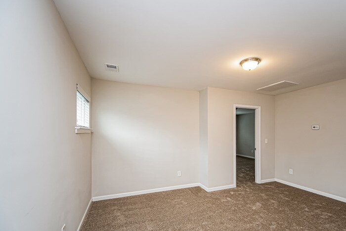 Building Photo - 428 Hawkeye Ct