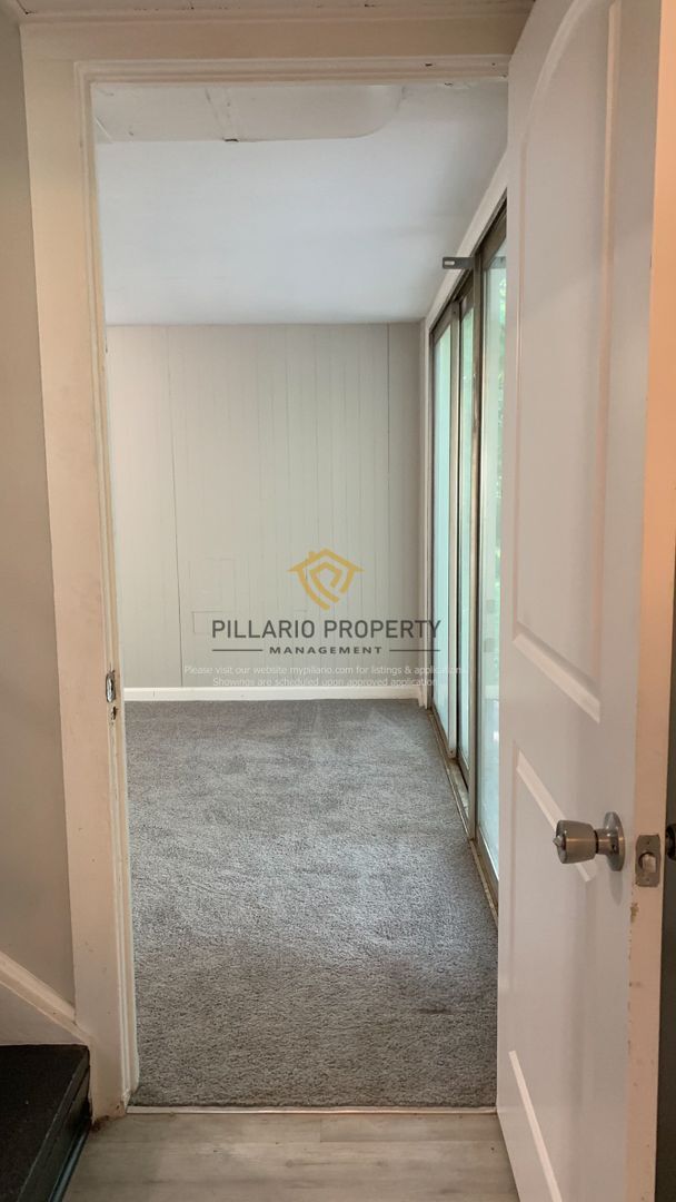 Building Photo - Newly Updated, 4 Bedroom  2 Bathroom Home ...