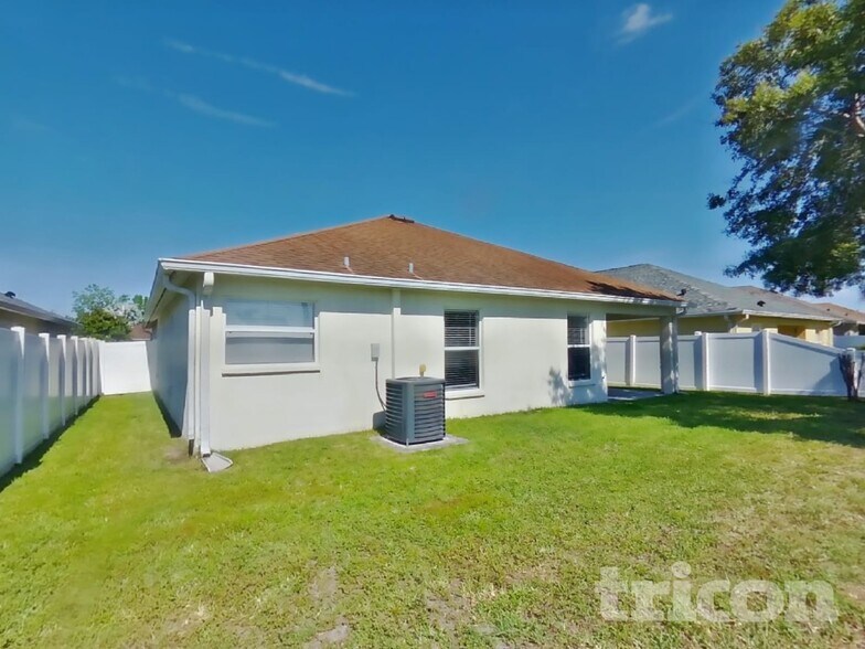 Building Photo - 3921 Langdrum Dr