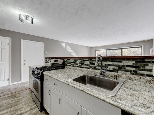 Building Photo - 105 Florence Rd