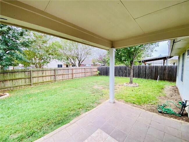 Building Photo - 3811 Julianas Way