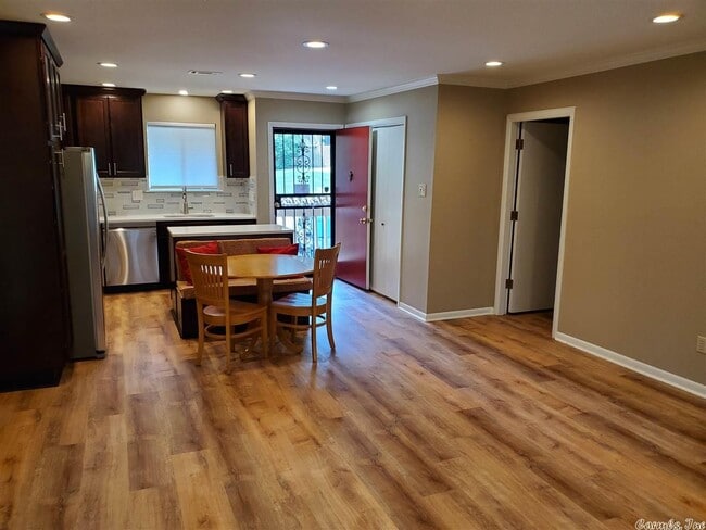 Building Photo - 1201 N Pierce St