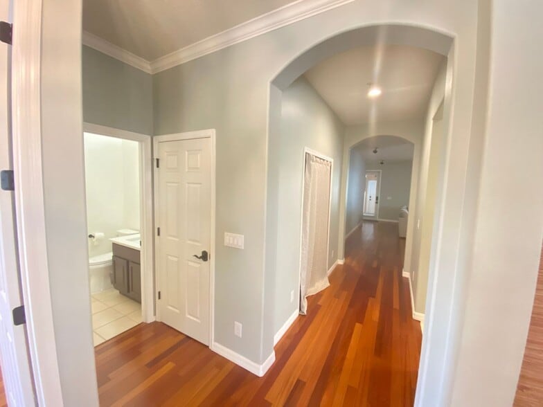 Building Photo - 8763 Coco Plum Pl