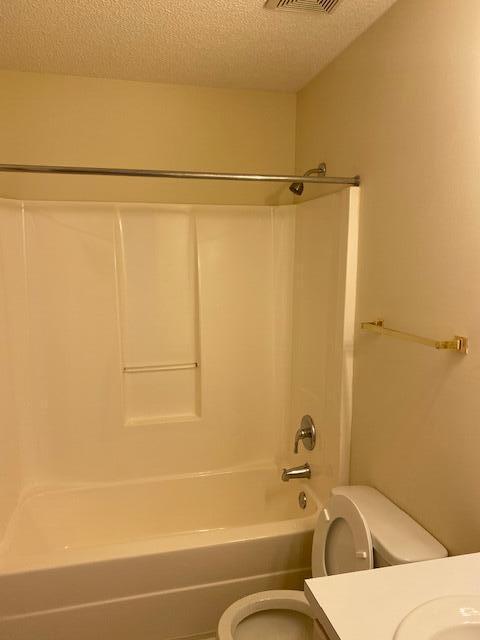 Building Photo - 3501 Beacon Dr