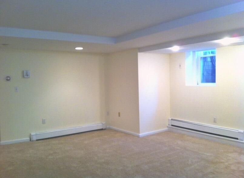 Building Photo - 1223 Beacon St