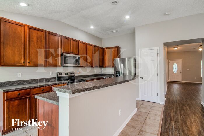 Building Photo - 12241 Pebble Point Dr W