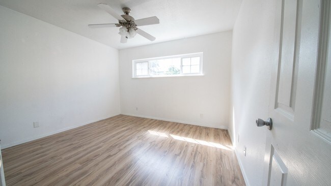 Building Photo - 547 Hill St