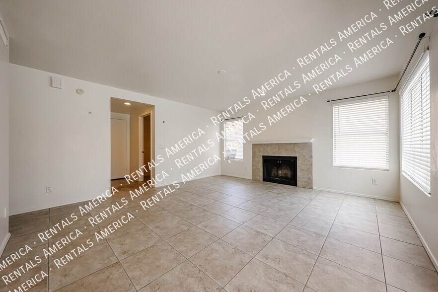 Building Photo - 2361 W Myrtle Dr